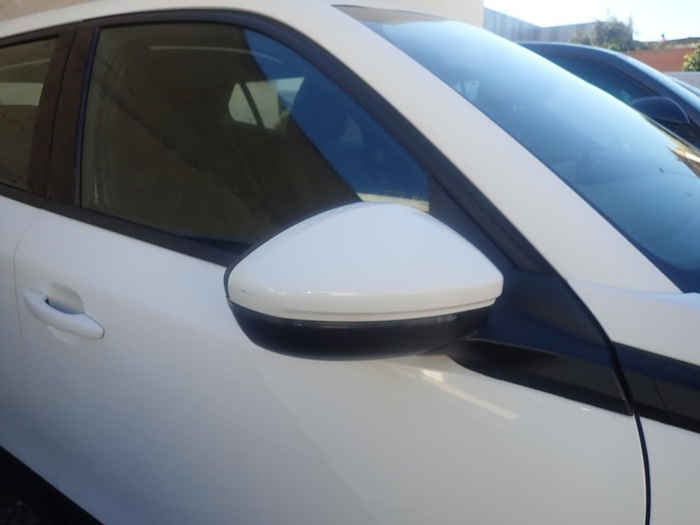 Peugeot 2008 BlueHDi 110 S&S Active Pack 81 kW (110 CV) Vehículo usado en Madrid Peugeot 2008 BlueHDi 110 S&S Active Pack 81 kW (110 CV) Vehículo usado en Madrid