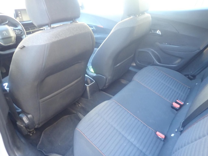 Peugeot 2008 BlueHDi 110 S&S Active Pack 81 kW (110 CV) Vehículo usado en Madrid Peugeot 2008 BlueHDi 110 S&S Active Pack 81 kW (110 CV) Vehículo usado en Madrid