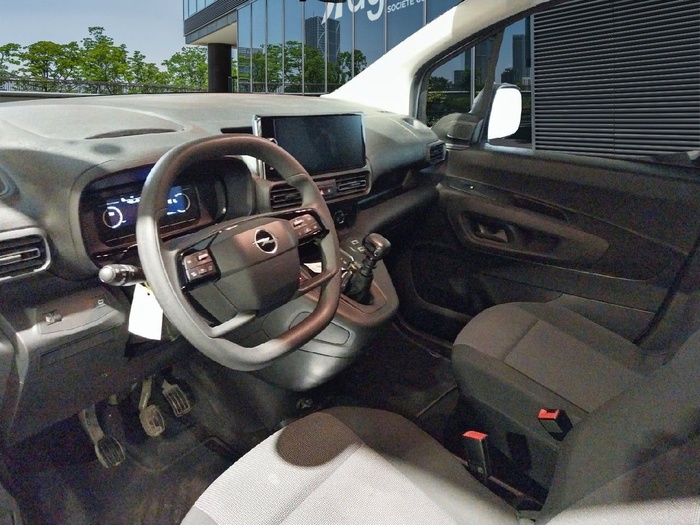 Opel Combo Combi 1.5 Td S/S Edition 74 kW (100 CV) Vehículo usado en Madrid Opel Combo Combi 1.5 Td S/S Edition 74 kW (100 CV) Vehículo usado en Madrid