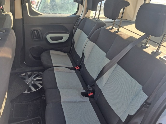 Citroen Berlingo Combi BlueHDi 100 Talla M Feel 75 kW (102 CV) Vehículo usado en Madrid Citroen Berlingo Combi BlueHDi 100 Talla M Feel 75 kW (102 CV) Vehículo usado en Madrid