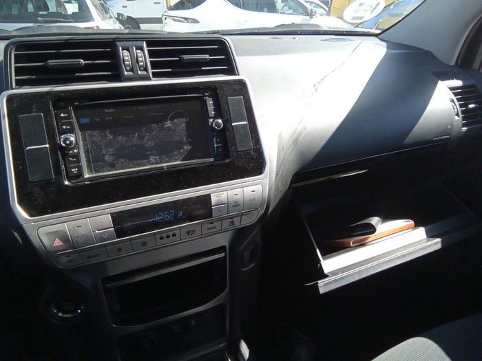 Toyota Land Cruiser 2.8 D-4D GX 130 kW (177 CV) Vehículo usado en Madrid Toyota Land Cruiser 2.8 D-4D GX 130 kW (177 CV) Vehículo usado en Madrid