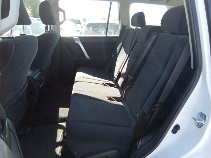 Toyota Land Cruiser 2.8 D-4D GX 130 kW (177 CV) Vehículo usado en Madrid Toyota Land Cruiser 2.8 D-4D GX 130 kW (177 CV) Vehículo usado en Madrid