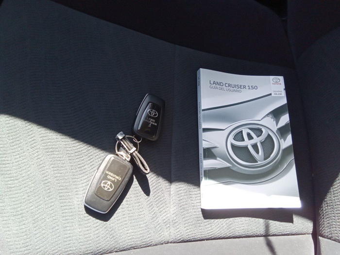 Toyota Land Cruiser 2.8 D-4D GX 130 kW (177 CV) Vehículo usado en Madrid Toyota Land Cruiser 2.8 D-4D GX 130 kW (177 CV) Vehículo usado en Madrid