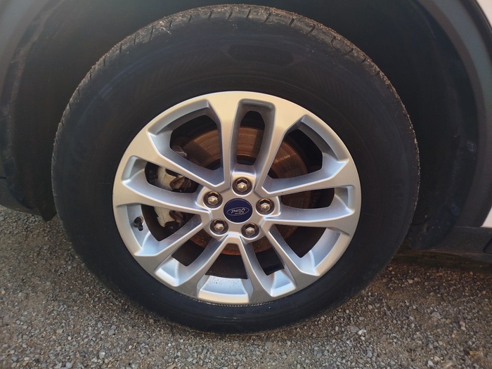 Ford Kuga 2.5 Duratec FHEV Titanium Auto 140 kW (190 CV) Vehículo usado en Madrid Ford Kuga 2.5 Duratec FHEV Titanium Auto 140 kW (190 CV) Vehículo usado en Madrid