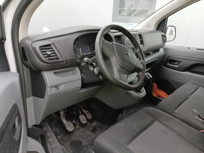 Citroen Jumpy Furgon BlueHDI 120 Talla M Control 88 kW (120 CV) Vehículo usado en Madrid Citroen Jumpy Furgon BlueHDI 120 Talla M Control 88 kW (120 CV) Vehículo usado en Madrid