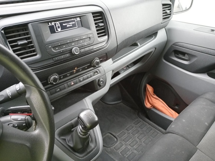 Citroen Jumpy Furgon BlueHDI 120 Talla M Control 88 kW (120 CV) Vehículo usado en Madrid Citroen Jumpy Furgon BlueHDI 120 Talla M Control 88 kW (120 CV) Vehículo usado en Madrid