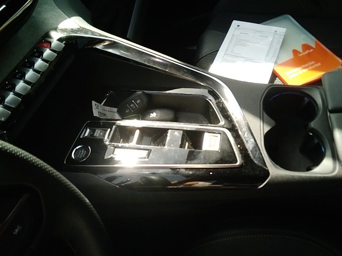 Peugeot 5008 Hybrid 1.2 GT eDCS6 100 kW (136 CV) Vehículo usado en Madrid Peugeot 5008 Hybrid 1.2 GT eDCS6 100 kW (136 CV) Vehículo usado en Madrid