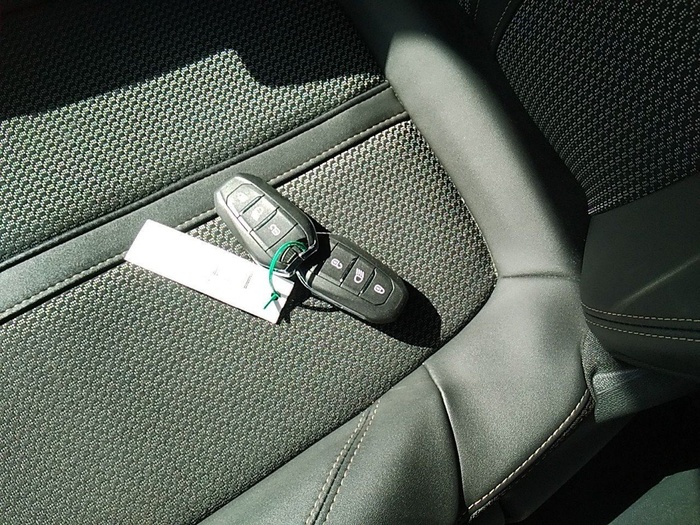 Peugeot 5008 Hybrid 1.2 GT eDCS6 100 kW (136 CV) Vehículo usado en Madrid Peugeot 5008 Hybrid 1.2 GT eDCS6 100 kW (136 CV) Vehículo usado en Madrid