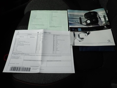 Peugeot 3008 BlueHDi 130 S&S Active Pack 96 kW (130 CV) 9 Peugeot 3008 BlueHDi 130 S&S Active Pack 96 kW (130 CV) 9