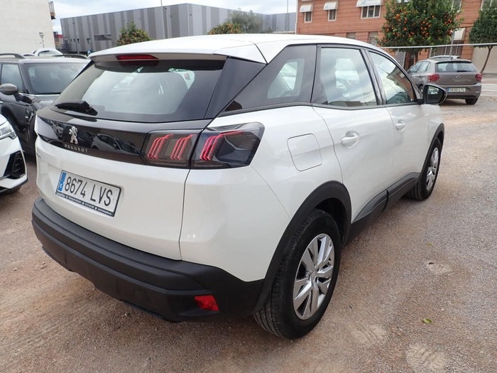 Peugeot 3008 BlueHDi 130 S&S Active Pack 96 kW (130 CV) Vehículo usado en Madrid Peugeot 3008 BlueHDi 130 S&S Active Pack 96 kW (130 CV) Vehículo usado en Madrid