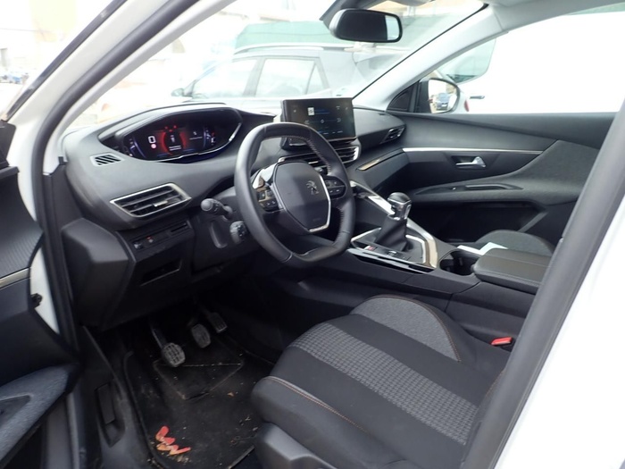 Peugeot 3008 BlueHDi 130 S&S Active Pack 96 kW (130 CV) Vehículo usado en Madrid Peugeot 3008 BlueHDi 130 S&S Active Pack 96 kW (130 CV) Vehículo usado en Madrid