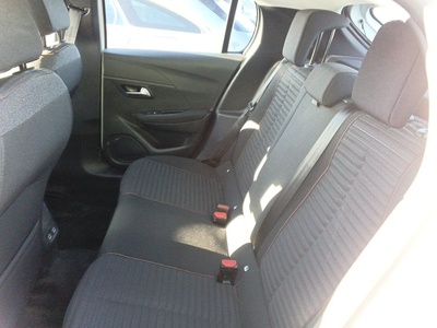 Peugeot e-208 Eléctrico Active 100 kW (136 CV) 9 Peugeot e-208 Eléctrico Active 100 kW (136 CV) 9