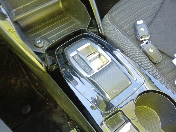 Peugeot e-208 Eléctrico Active 100 kW (136 CV) Vehículo usado en Madrid Peugeot e-208 Eléctrico Active 100 kW (136 CV) Vehículo usado en Madrid