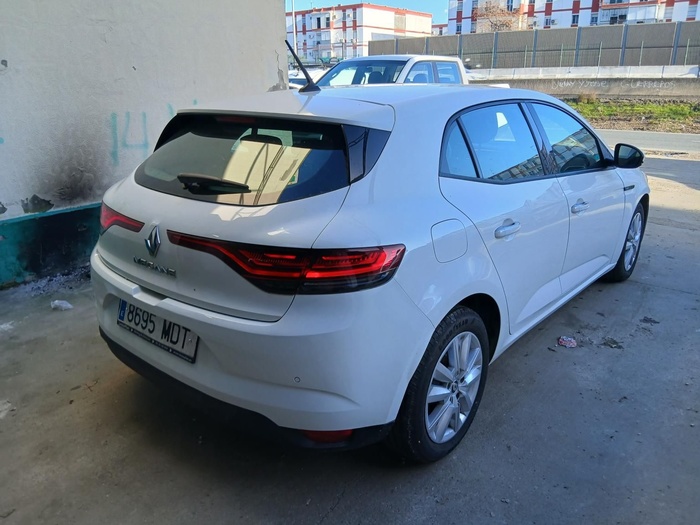 Renault Megane Equilibre Blue dCi 85 kW (115 CV) Vehículo usado en Madrid Renault Megane Equilibre Blue dCi 85 kW (115 CV) Vehículo usado en Madrid