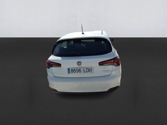 Fiat Tipo 1.6 Multijet Pop Business 88 kW (120 CV) Vehículo usado en Madrid Fiat Tipo 1.6 Multijet Pop Business 88 kW (120 CV) Vehículo usado en Madrid