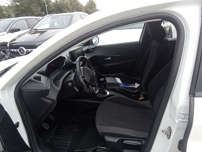 Peugeot 208 BlueHDi 100 Active 75 kW (100 CV) Vehículo usado en Madrid Peugeot 208 BlueHDi 100 Active 75 kW (100 CV) Vehículo usado en Madrid