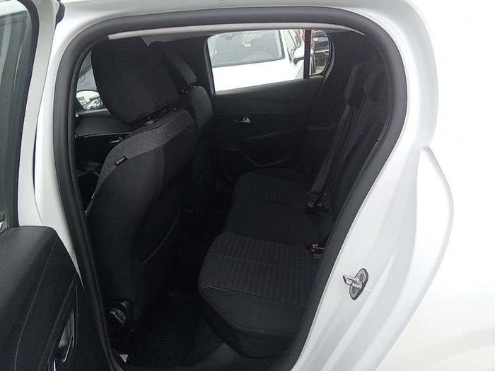 Peugeot 208 BlueHDi 100 Active 75 kW (100 CV) Vehículo usado en Madrid Peugeot 208 BlueHDi 100 Active 75 kW (100 CV) Vehículo usado en Madrid