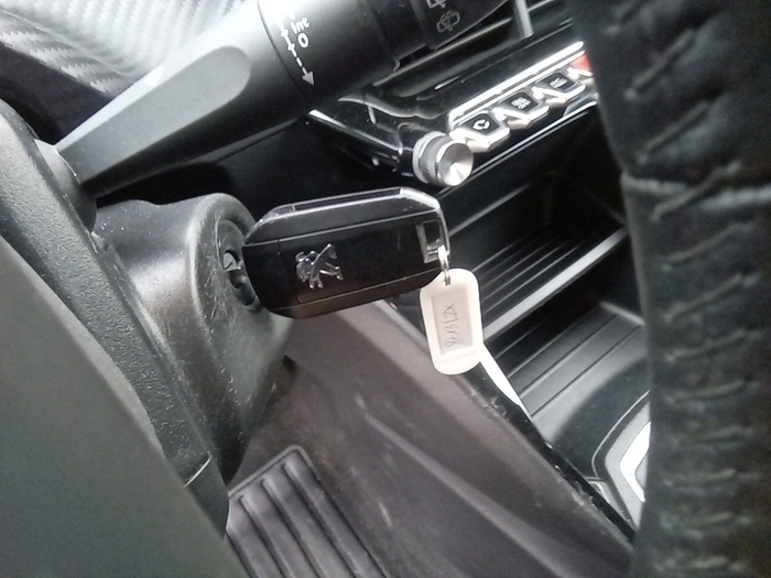 Peugeot 208 BlueHDi 100 Active 75 kW (100 CV) Vehículo usado en Madrid Peugeot 208 BlueHDi 100 Active 75 kW (100 CV) Vehículo usado en Madrid