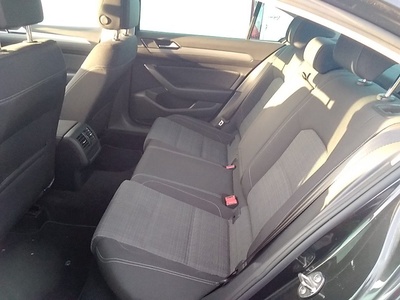 Volkswagen Passat Executive 2.0 TDI 110 kW (150 CV) DSG 9 Volkswagen Passat Executive 2.0 TDI 110 kW (150 CV) DSG 9