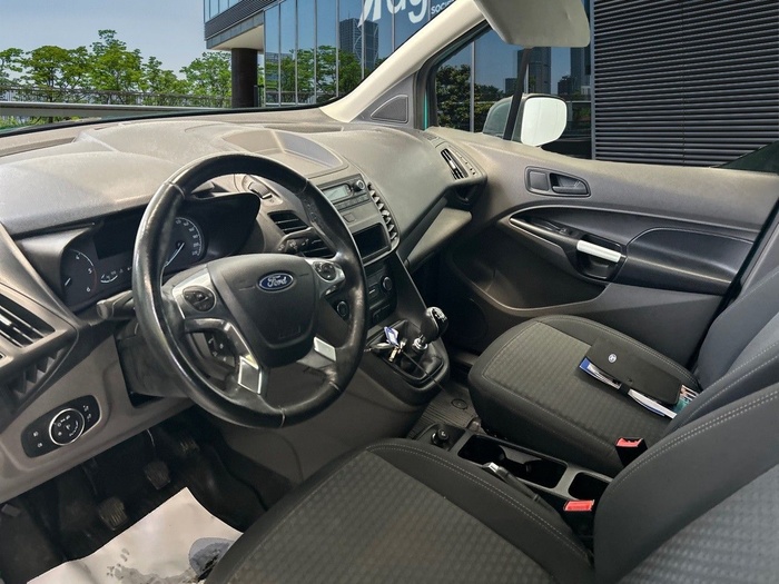 Ford Transit Connect Furgon 1.5 TDCi Trend 200 L1 55 kW (75 CV) Vehículo usado en Madrid Ford Transit Connect Furgon 1.5 TDCi Trend 200 L1 55 kW (75 CV) Vehículo usado en Madrid