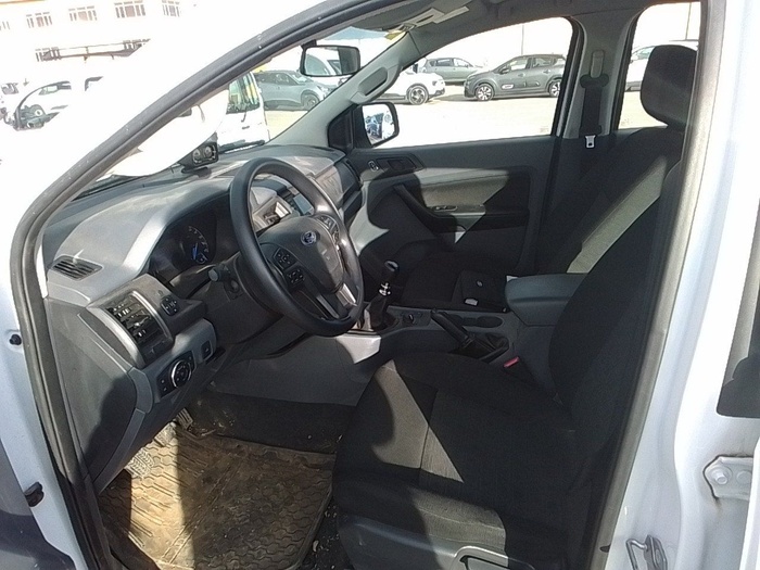 Ford Ranger Pickup 2.2 TDCi Doble Cabina XL 118 kW (160 CV) Vehículo usado en Madrid Ford Ranger Pickup 2.2 TDCi Doble Cabina XL 118 kW (160 CV) Vehículo usado en Madrid
