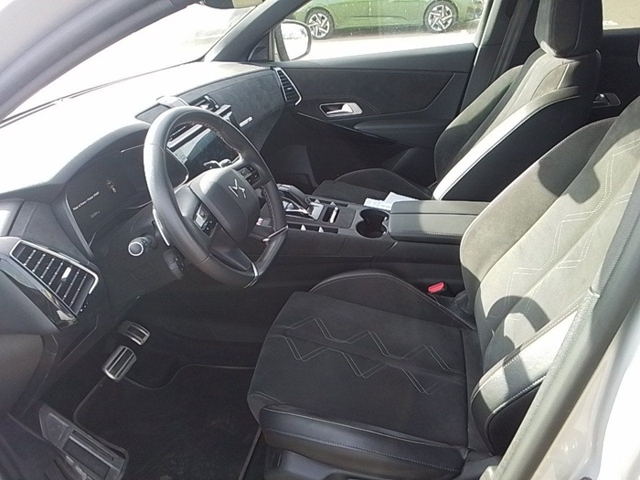 DS DS7 Crossback BlueHDi 130 DE Performance Line AT 96 kW (130 CV) Vehículo usado en Madrid DS DS7 Crossback BlueHDi 130 DE Performance Line AT 96 kW (130 CV) Vehículo usado en Madrid