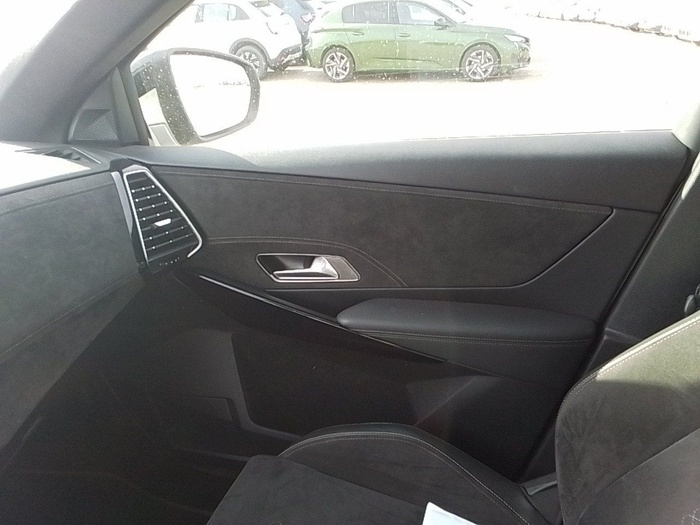 DS DS7 Crossback BlueHDi 130 DE Performance Line AT 96 kW (130 CV) Vehículo usado en Madrid DS DS7 Crossback BlueHDi 130 DE Performance Line AT 96 kW (130 CV) Vehículo usado en Madrid