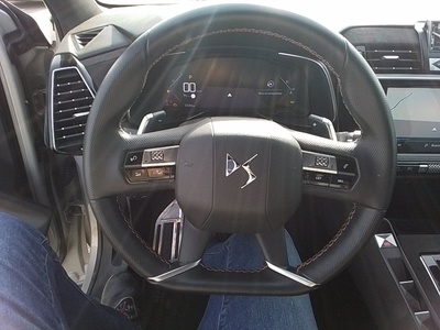 DS DS7 Crossback BlueHDi 130 DE Performance Line AT 96 kW (130 CV) 15 DS DS7 Crossback BlueHDi 130 DE Performance Line AT 96 kW (130 CV) 15