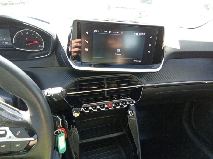 Peugeot 208 BlueHDi 100 Active 75 kW (100 CV) Vehículo usado en Madrid Peugeot 208 BlueHDi 100 Active 75 kW (100 CV) Vehículo usado en Madrid