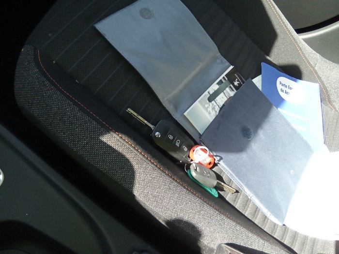 Peugeot 208 BlueHDi 100 Active 75 kW (100 CV) Vehículo usado en Madrid Peugeot 208 BlueHDi 100 Active 75 kW (100 CV) Vehículo usado en Madrid