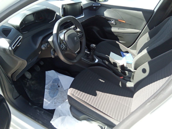 Peugeot 208 BlueHDi 100 Active 75 kW (100 CV) Vehículo usado en Madrid Peugeot 208 BlueHDi 100 Active 75 kW (100 CV) Vehículo usado en Madrid