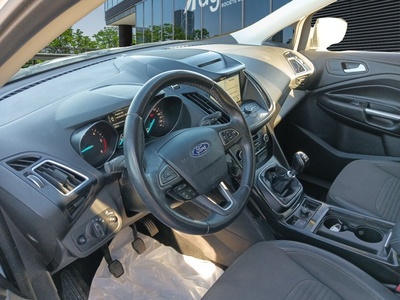 Ford Kuga 2.0 TDCI S&S Titanium 4x2 110 kW (150 CV) 7 Ford Kuga 2.0 TDCI S&S Titanium 4x2 110 kW (150 CV) 7