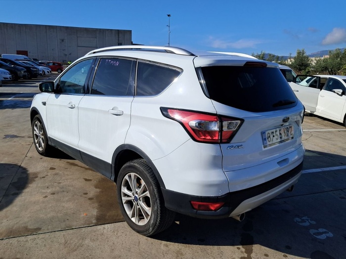 Ford Kuga 2.0 TDCI S&S Titanium 4x2 110 kW (150 CV) Vehículo usado en Madrid Ford Kuga 2.0 TDCI S&S Titanium 4x2 110 kW (150 CV) Vehículo usado en Madrid