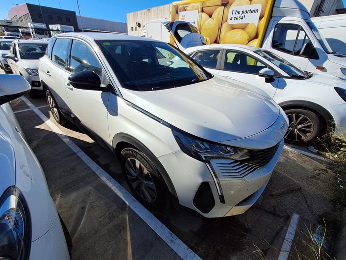 Peugeot 3008 BlueHDi 130 S&S Active Pack 96 kW (130 CV) Vehículo usado en Madrid Peugeot 3008 BlueHDi 130 S&S Active Pack 96 kW (130 CV) Vehículo usado en Madrid