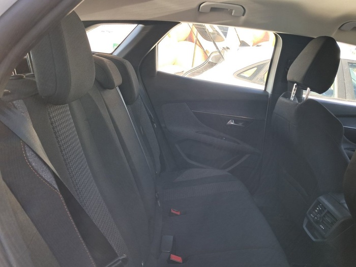 Peugeot 3008 BlueHDi 130 S&S Active Pack 96 kW (130 CV) Vehículo usado en Madrid Peugeot 3008 BlueHDi 130 S&S Active Pack 96 kW (130 CV) Vehículo usado en Madrid