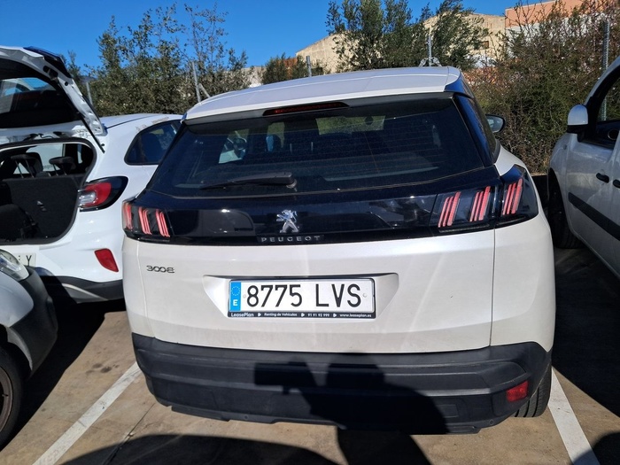 Peugeot 3008 BlueHDi 130 S&S Active Pack 96 kW (130 CV) Vehículo usado en Madrid Peugeot 3008 BlueHDi 130 S&S Active Pack 96 kW (130 CV) Vehículo usado en Madrid