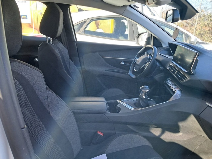 Peugeot 3008 BlueHDi 130 S&S Active Pack 96 kW (130 CV) Vehículo usado en Madrid Peugeot 3008 BlueHDi 130 S&S Active Pack 96 kW (130 CV) Vehículo usado en Madrid