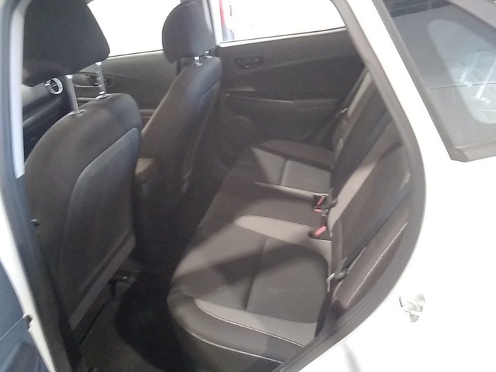 Hyundai Kona 1.6 GDI HEV Klass DT 104 kW (141 CV) Vehículo usado en Madrid Hyundai Kona 1.6 GDI HEV Klass DT 104 kW (141 CV) Vehículo usado en Madrid