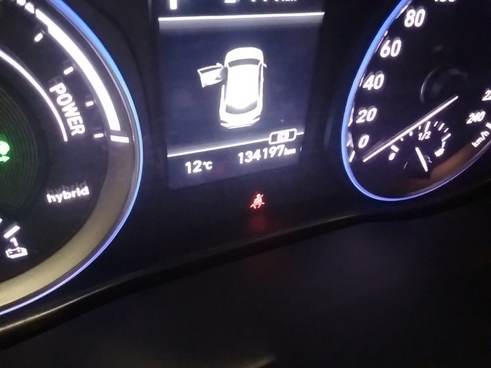 Hyundai Kona 1.6 GDI HEV Klass DT 104 kW (141 CV) Vehículo usado en Madrid Hyundai Kona 1.6 GDI HEV Klass DT 104 kW (141 CV) Vehículo usado en Madrid