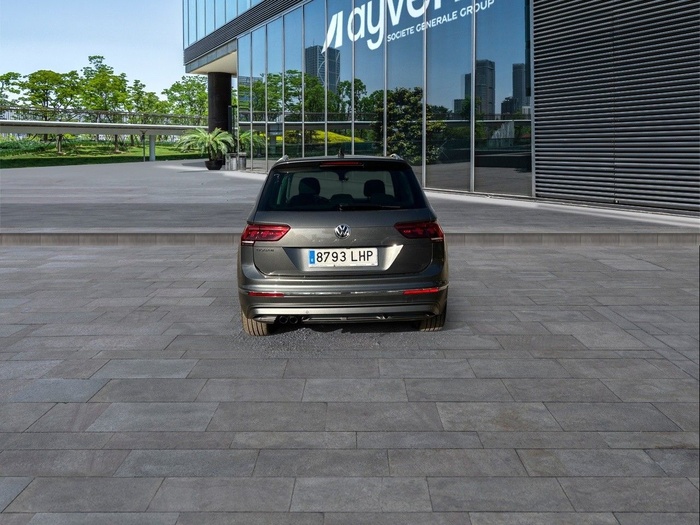 Volkswagen Tiguan Sport 2.0 TDI 110 kW (150 CV) DSG Vehículo usado en Madrid Volkswagen Tiguan Sport 2.0 TDI 110 kW (150 CV) DSG Vehículo usado en Madrid