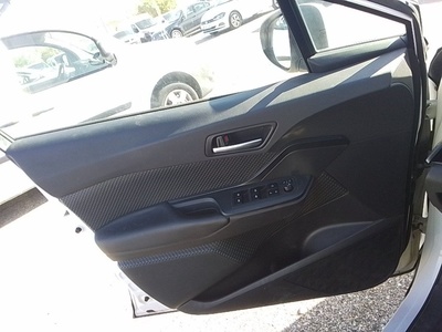 Toyota C-HR 1.8 125H Active 90 kW (122 CV) 10 Toyota C-HR 1.8 125H Active 90 kW (122 CV) 10