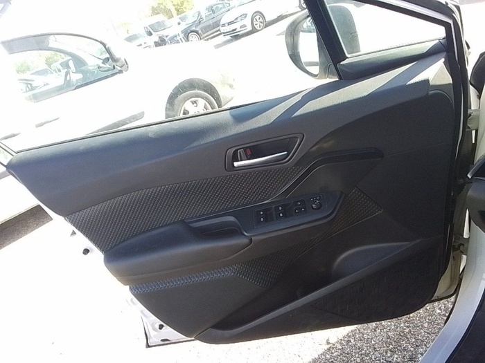 Toyota C-HR 1.8 125H Active 90 kW (122 CV) Vehículo usado en Madrid Toyota C-HR 1.8 125H Active 90 kW (122 CV) Vehículo usado en Madrid