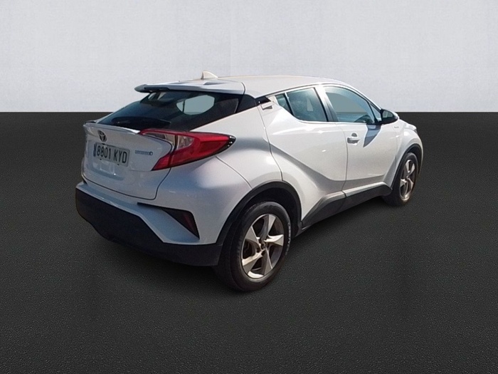 Toyota C-HR 1.8 125H Active 90 kW (122 CV) Vehículo usado en Madrid Toyota C-HR 1.8 125H Active 90 kW (122 CV) Vehículo usado en Madrid