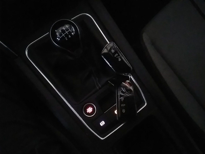 SEAT León 2.0 TDI S&S Style Go 85 kW (115 CV) Vehículo usado en Madrid SEAT León 2.0 TDI S&S Style Go 85 kW (115 CV) Vehículo usado en Madrid