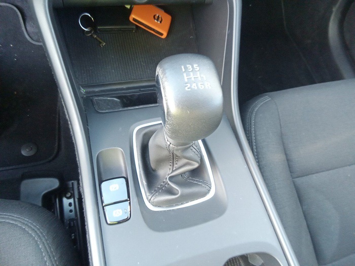 Volvo XC40 T2 Momentum Core 95 kW (129 CV) Vehículo usado en Madrid Volvo XC40 T2 Momentum Core 95 kW (129 CV) Vehículo usado en Madrid