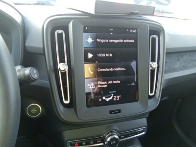 Volvo XC40 T2 Momentum Core 95 kW (129 CV) 14 Volvo XC40 T2 Momentum Core 95 kW (129 CV) 14