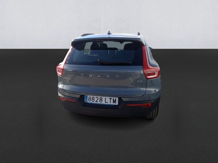 Volvo XC40 T2 Momentum Core 95 kW (129 CV) Vehículo usado en Madrid Volvo XC40 T2 Momentum Core 95 kW (129 CV) Vehículo usado en Madrid