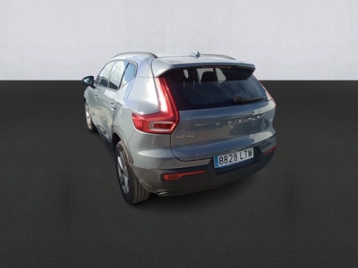 Volvo XC40 T2 Momentum Core 95 kW (129 CV) 6 Volvo XC40 T2 Momentum Core 95 kW (129 CV) 6