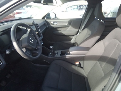 Volvo XC40 T2 Momentum Core 95 kW (129 CV) 7 Volvo XC40 T2 Momentum Core 95 kW (129 CV) 7