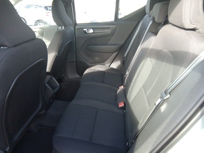 Volvo XC40 T2 Momentum Core 95 kW (129 CV) 9 Volvo XC40 T2 Momentum Core 95 kW (129 CV) 9